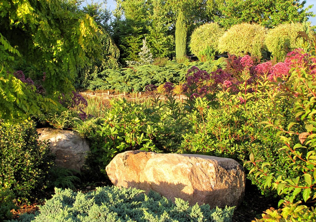 Można przysiąść na kamieniu